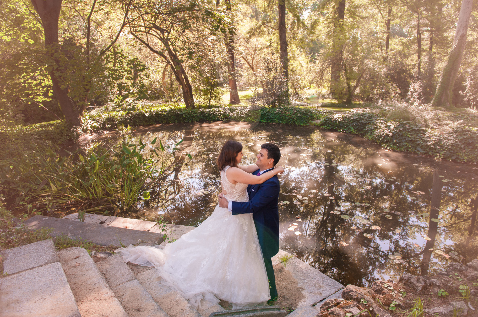 novios en charca 